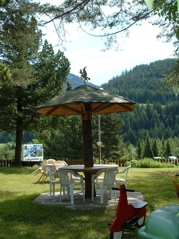 Hotel Montana Pozza di Fassa Extérieur photo
