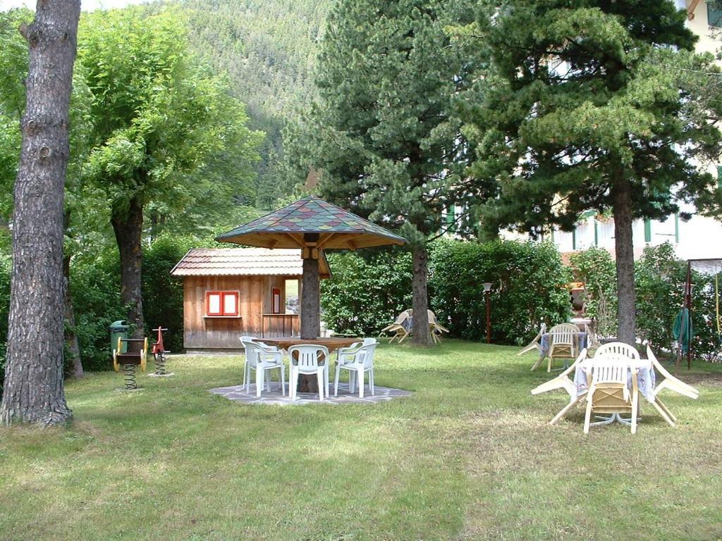 Hotel Montana Pozza di Fassa Extérieur photo