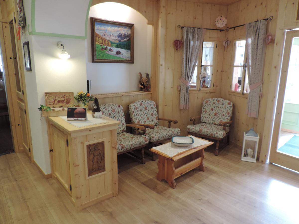 Hotel Montana Pozza di Fassa Extérieur photo